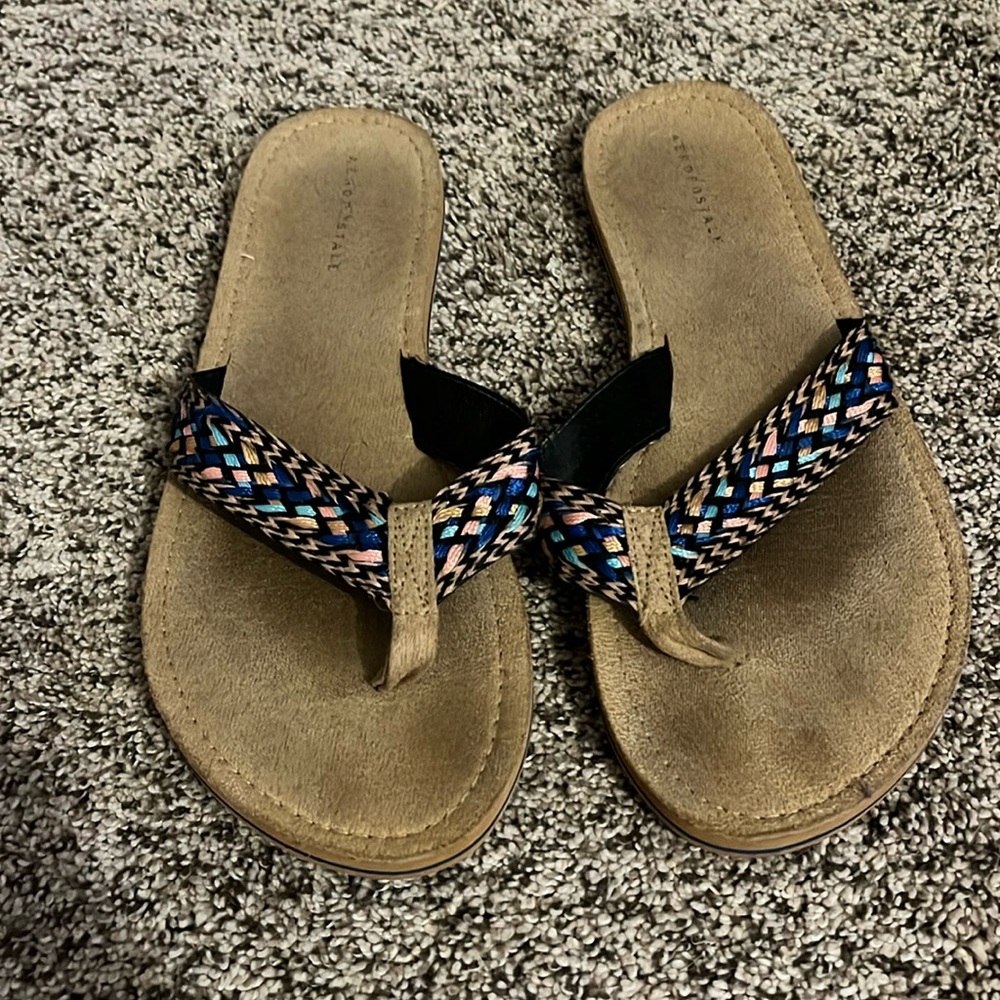 Women’s Aeropostale flip flops size 9